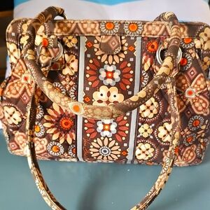 Vera Bradley Floral Brown‎ Handbagside Pockets. Handles. Magnetic Clousure.